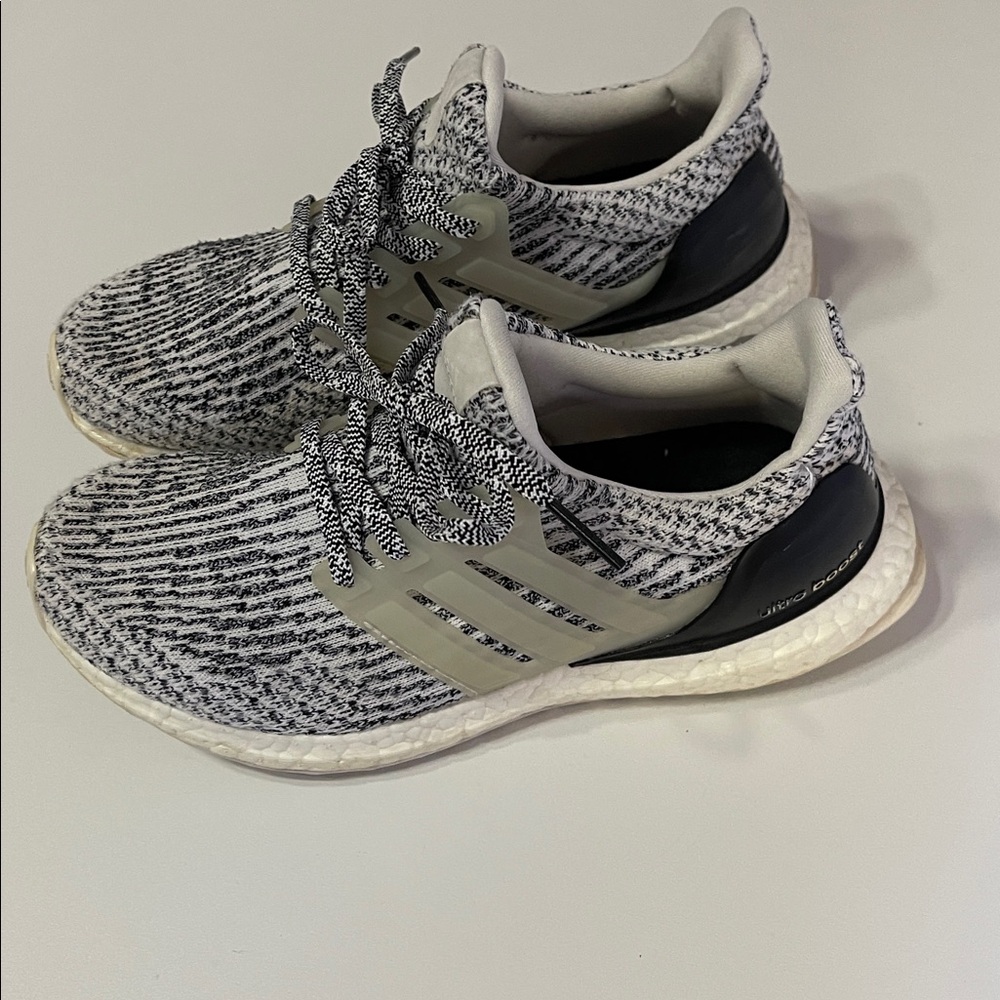 Adidas Ultra Boost Knit running shoes - Black and White mens sz 5